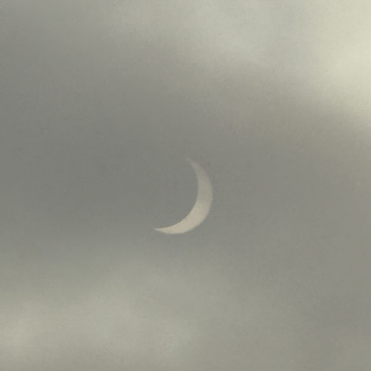 Thin crescent Sun during the strongest phase of the A Coruña solar eclipse